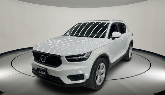 Volvo • XC40