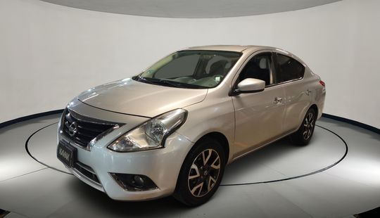 Nissan • Versa