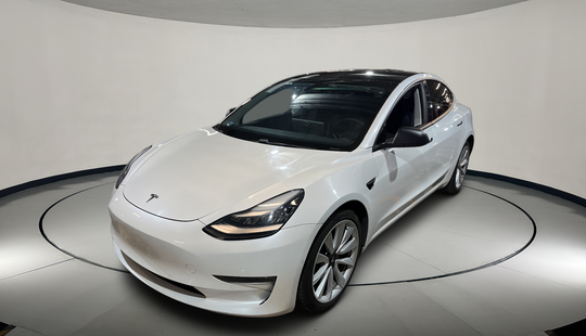 Tesla • Model 3