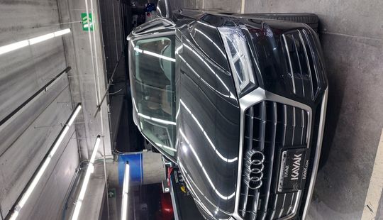Audi • Q5