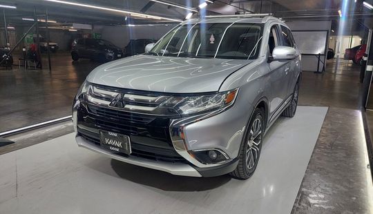 Mitsubishi • Outlander