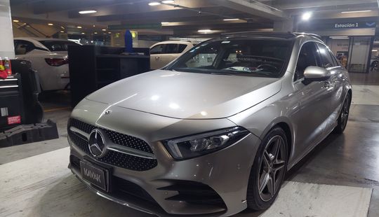 Mercedes Benz • Clase A