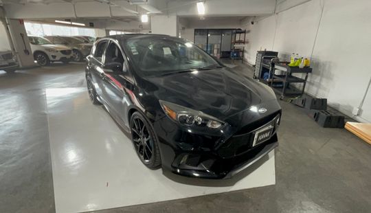 Ford • Focus