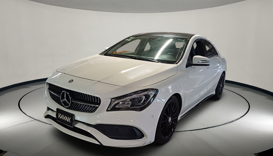 Mercedes Benz • Clase CLA