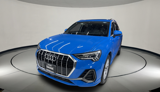 Audi • Q3