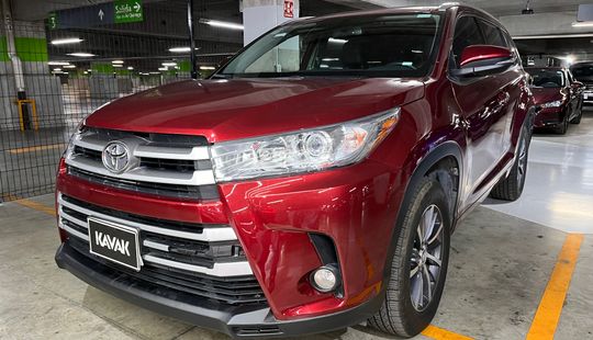 Toyota • Highlander