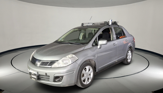 Nissan • Tiida