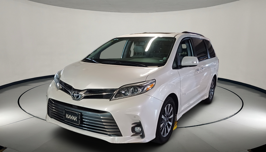 Toyota • Sienna