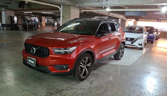 Volvo • XC40