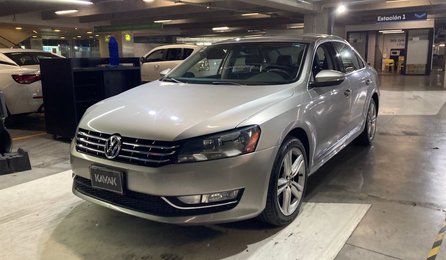 Volkswagen Passat 3.6 DSG Sedan 2012