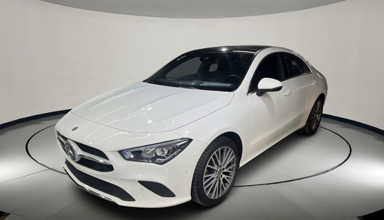 Mercedes Benz • Clase CLA