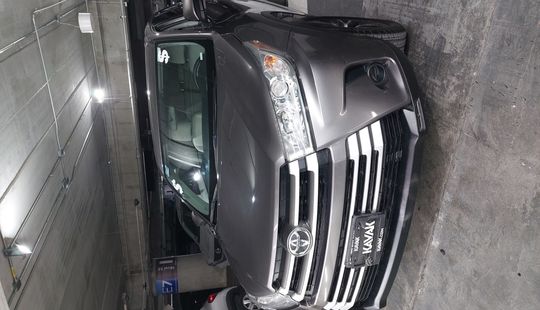 Toyota • Highlander
