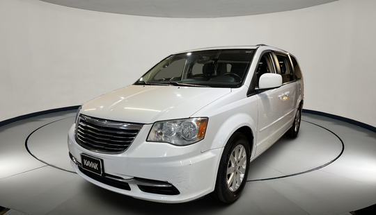 Chrysler • Town & Country