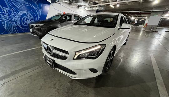 Mercedes Benz • Clase CLA