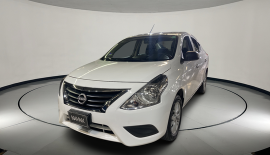 Nissan • Versa