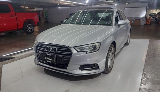 2019 • 75,000 km • Automático