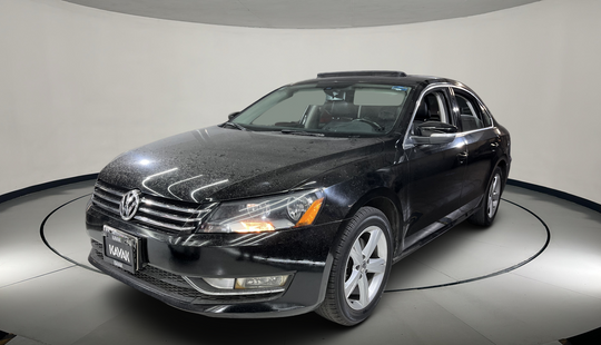 Volkswagen • Passat