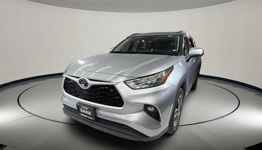 Toyota • Highlander