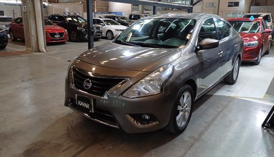 Nissan • Versa