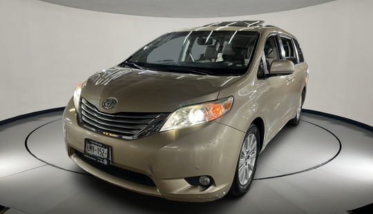 Toyota • Sienna