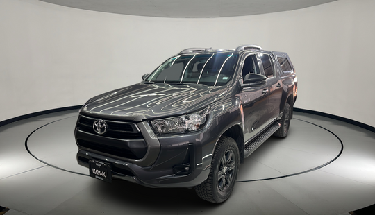 Toyota • Hilux