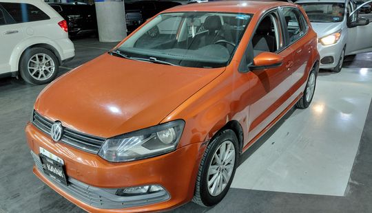 Volkswagen • Polo