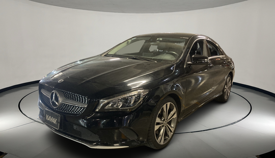Mercedes Benz • Clase CLA