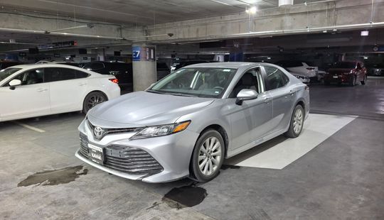 Toyota • Camry