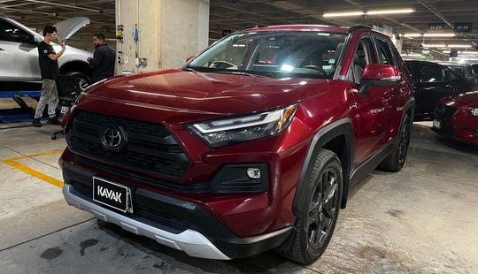 Toyota • RAV4