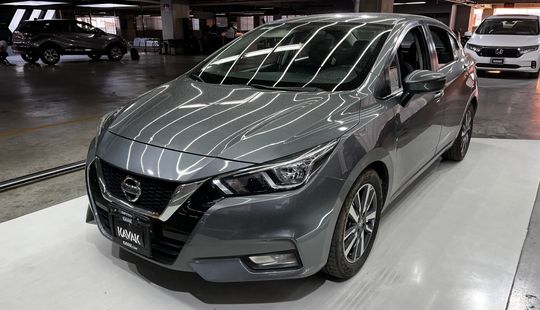 Nissan • Versa