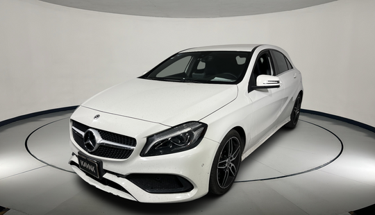 Mercedes Benz • Clase A
