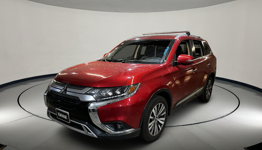 Mitsubishi • Outlander
