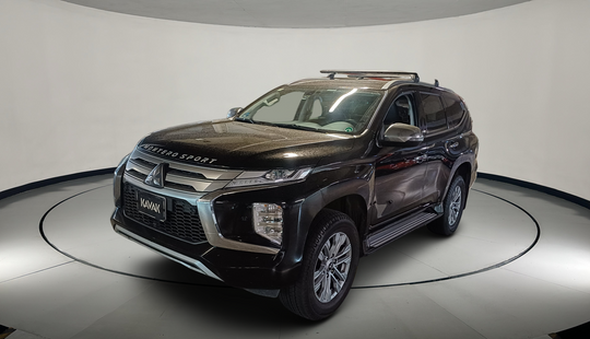 Mitsubishi • Montero