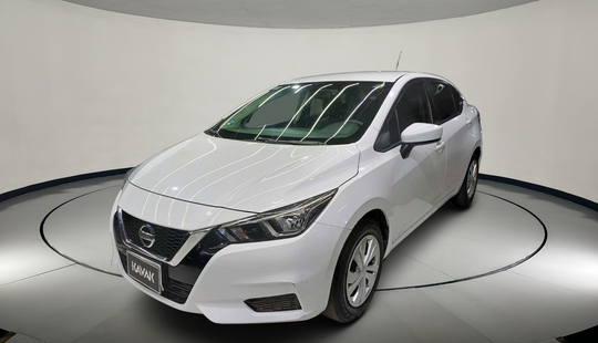 Nissan • Versa