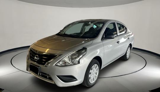 Nissan • Versa
