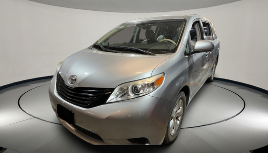Toyota • Sienna