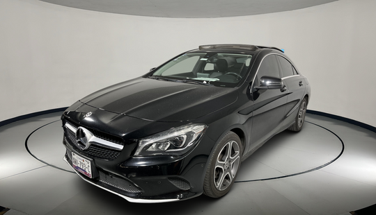 Mercedes Benz • Clase CLA