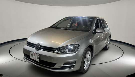 Volkswagen • Golf