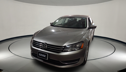 Volkswagen • Passat