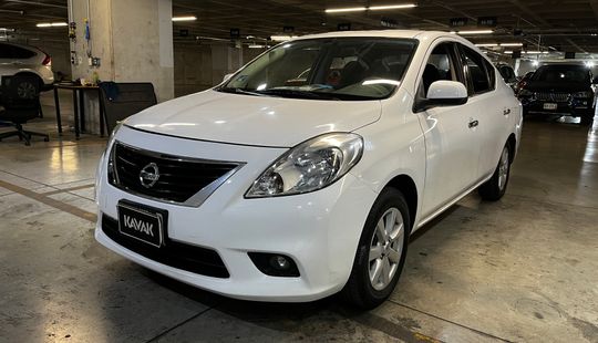Nissan • Versa