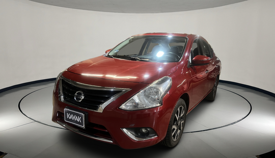 Nissan • Versa
