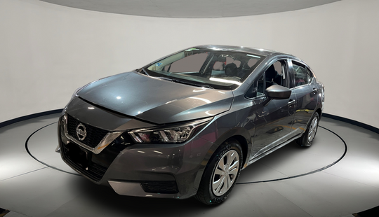 Nissan • Versa