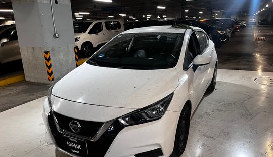 Nissan • Versa