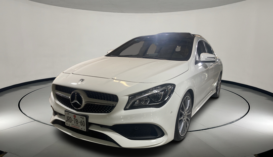 Mercedes Benz • Clase CLA