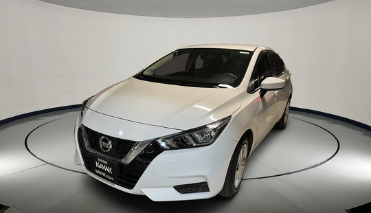Nissan • Versa