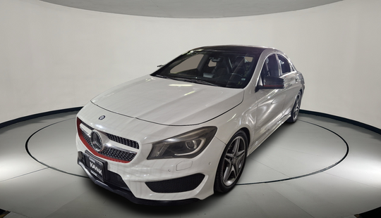 Mercedes Benz • Clase CLA