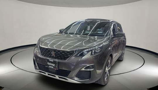 Peugeot • 5008