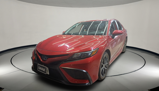 Toyota • Camry
