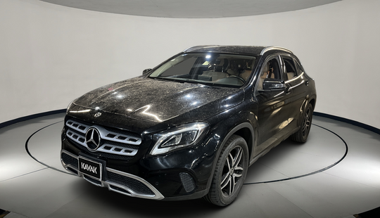 Mercedes Benz • Clase GLA