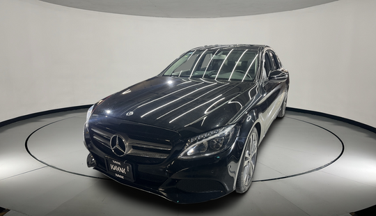 Mercedes Benz • Clase C